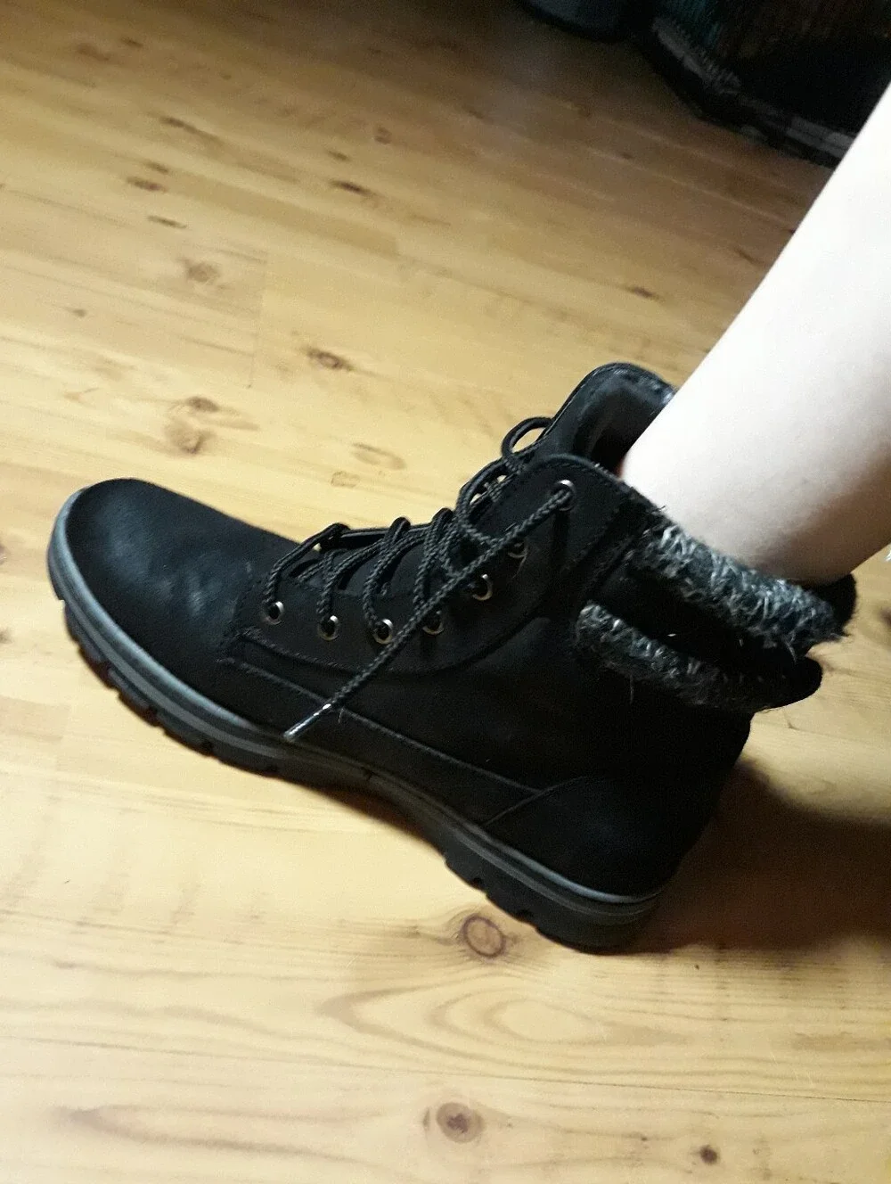 black cuffed boots size 10